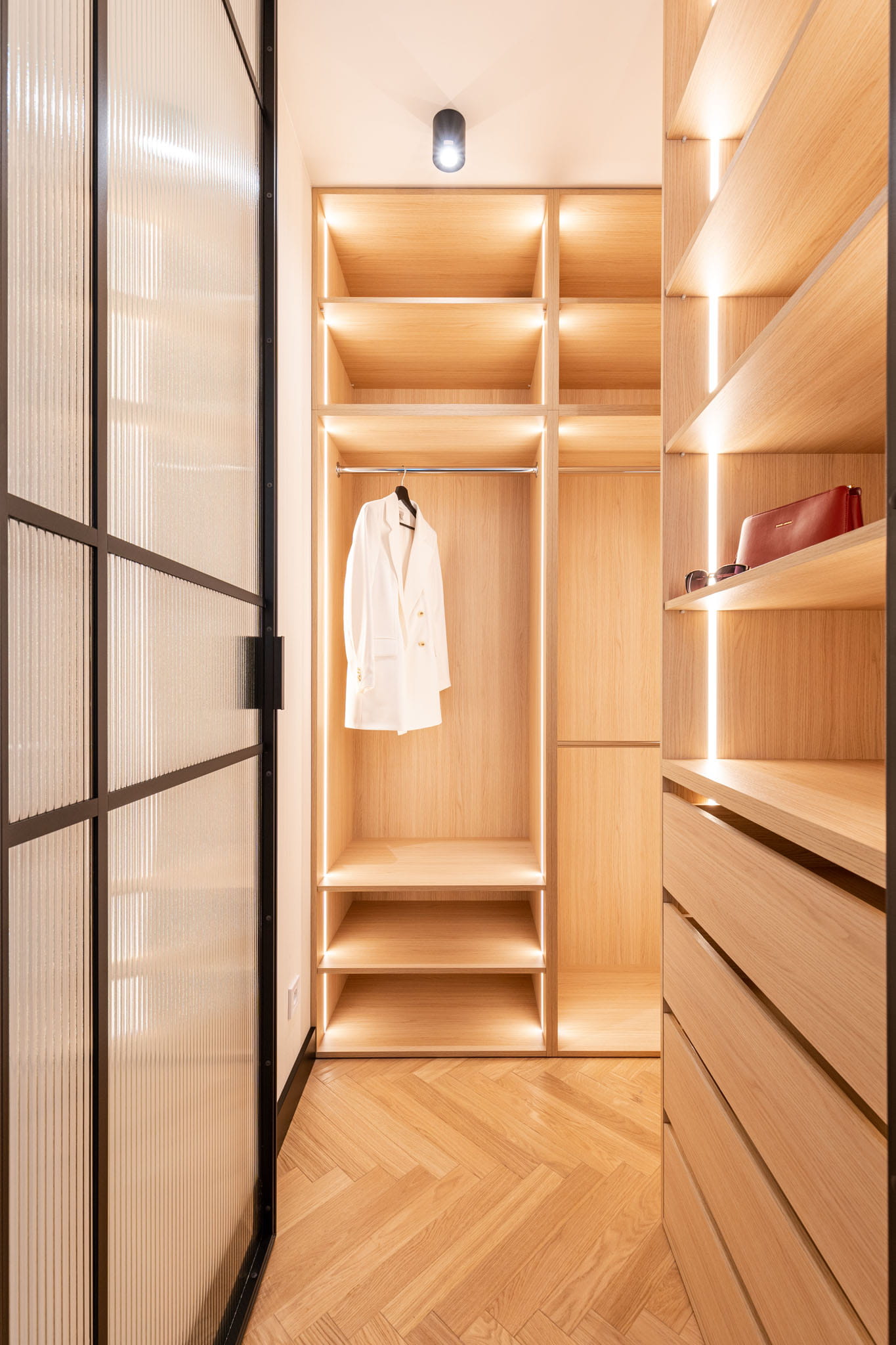 garderoba-projekt-wnetrz-remont-wykanczanie-mieszkan-krakow-przybyszewskiego